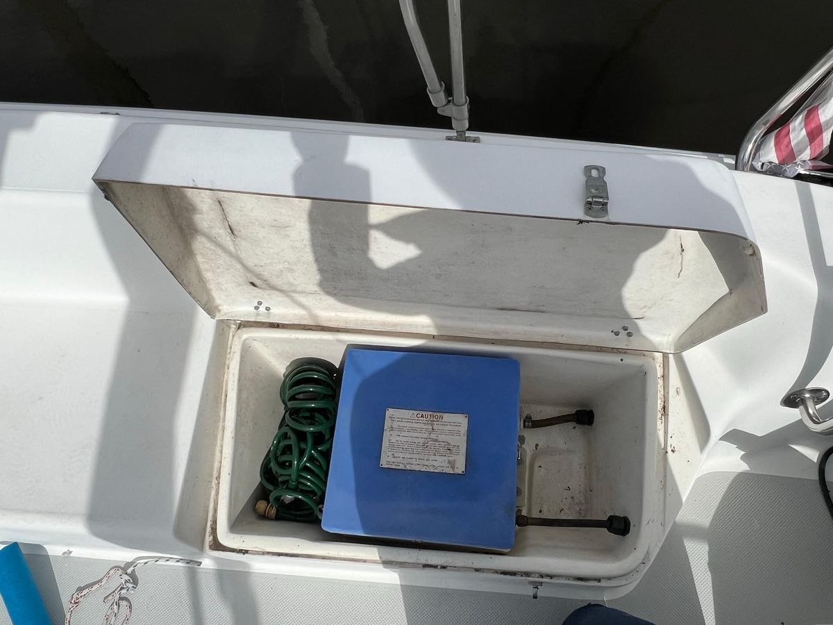 2005 Catalina C250