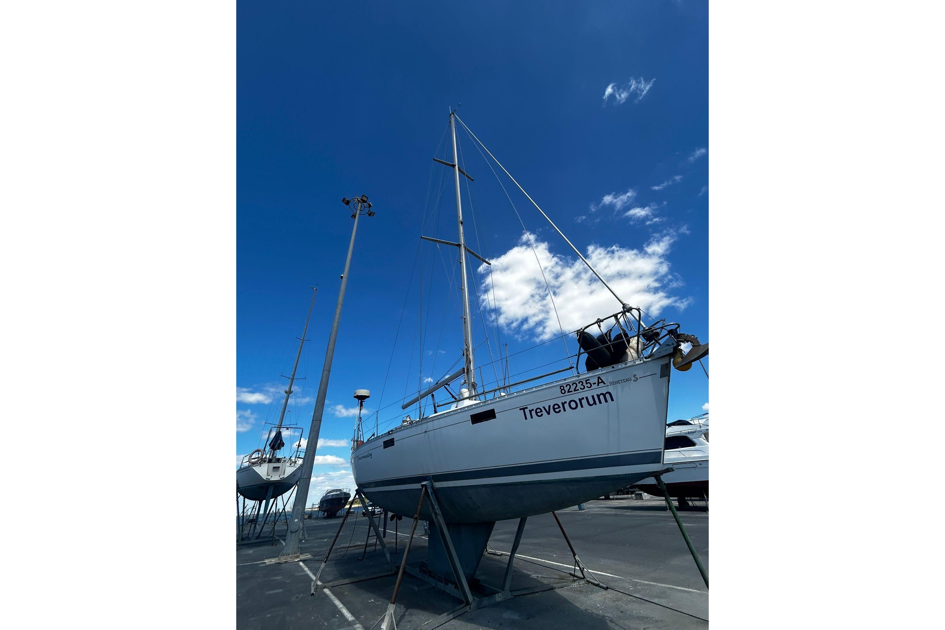 1989 Beneteau Oceanis 390 for sale in Moguer, Huelva, Spain