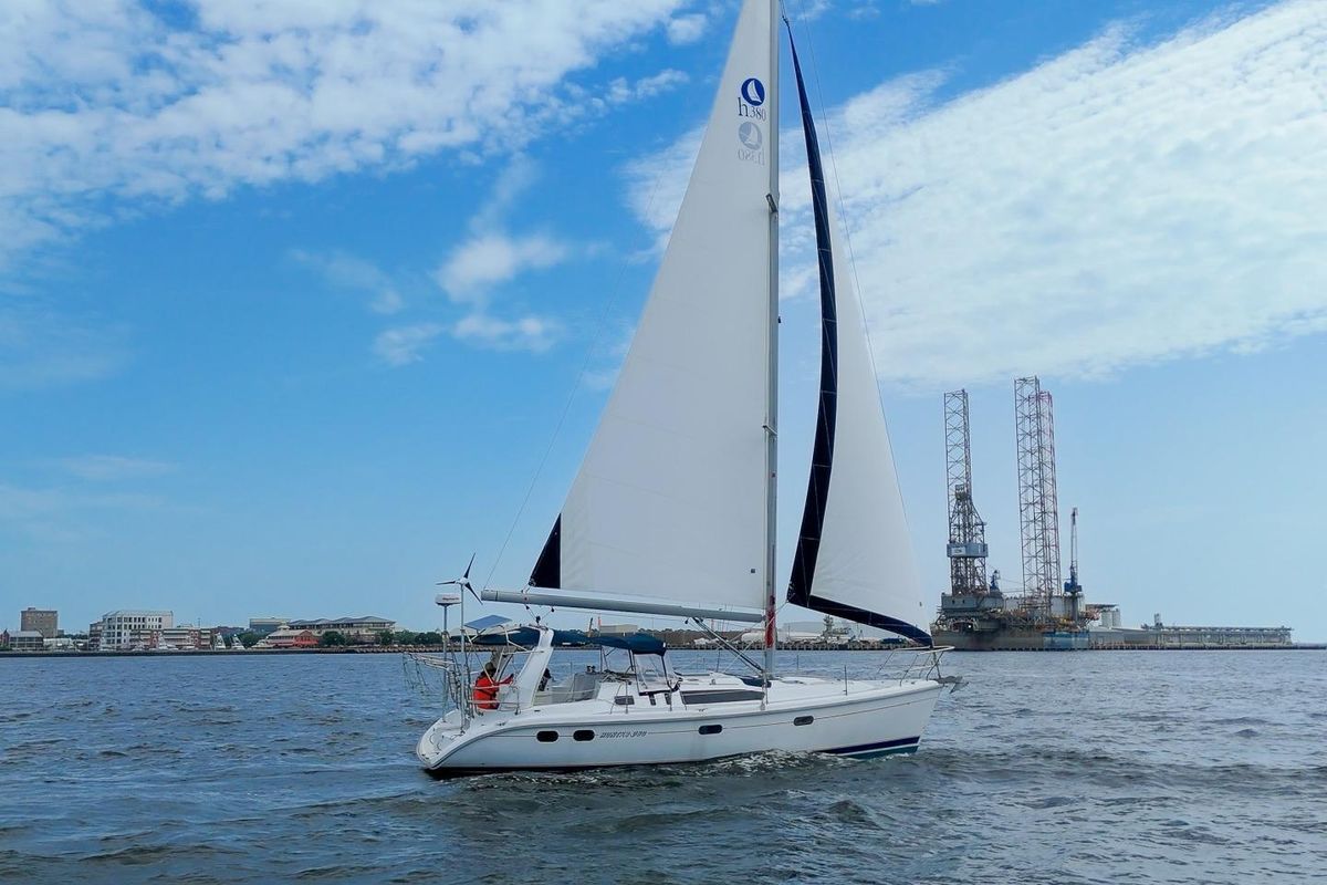 1999 Hunter 380