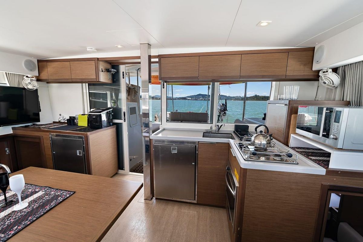 2021 Lagoon 40