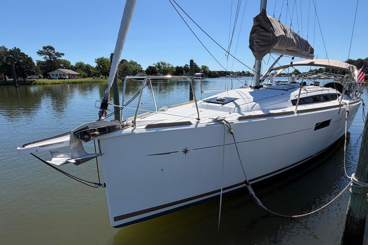 2015 Jeanneau Sun Odyssey 349