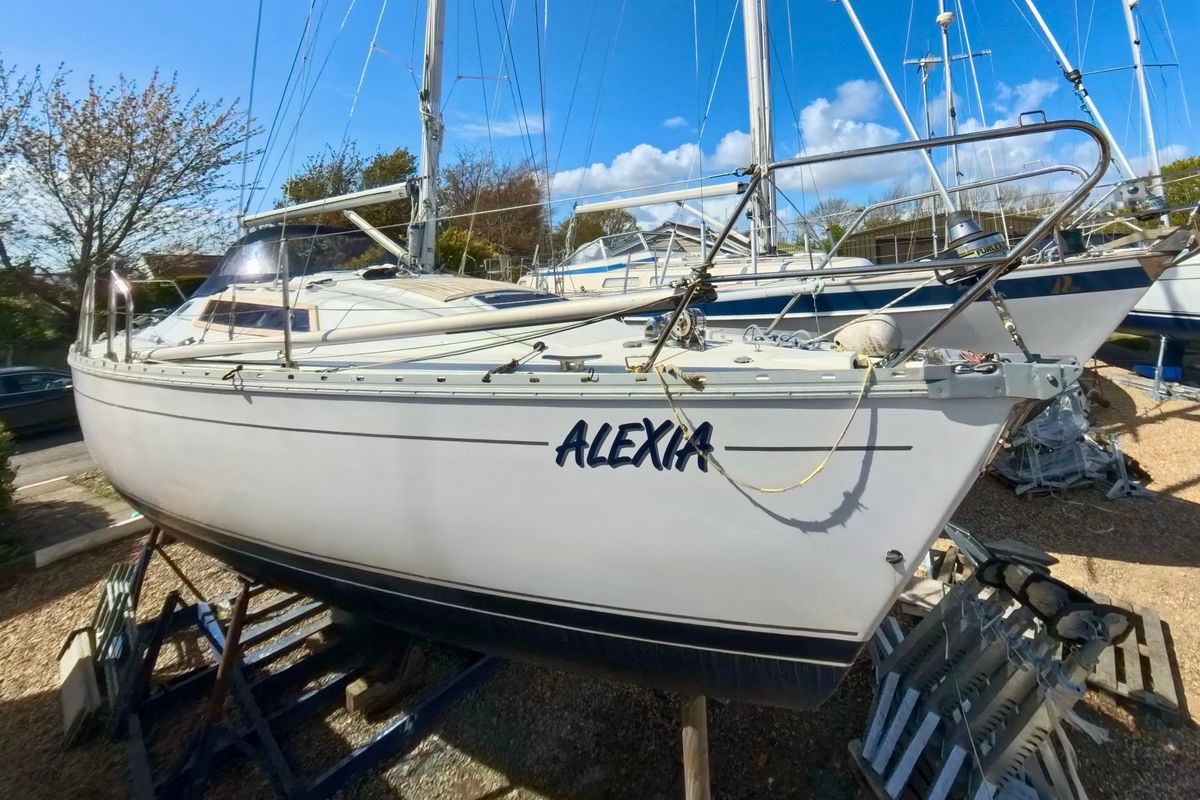 1988 Jeanneau Sun Light 30 for sale in Emsworth, Hampshire, United Kingdom 30 ft