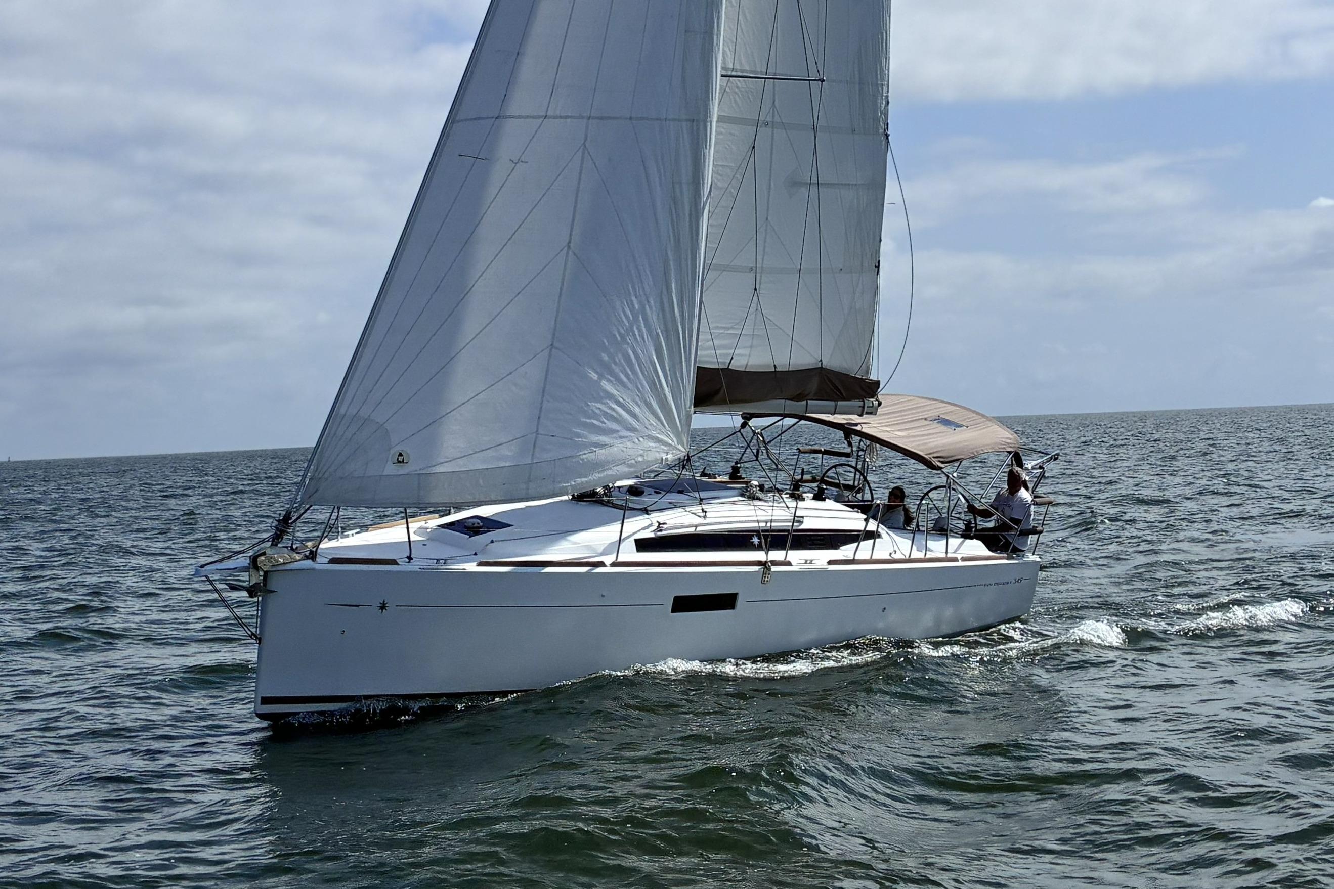 2019 Jeanneau 349 Boats