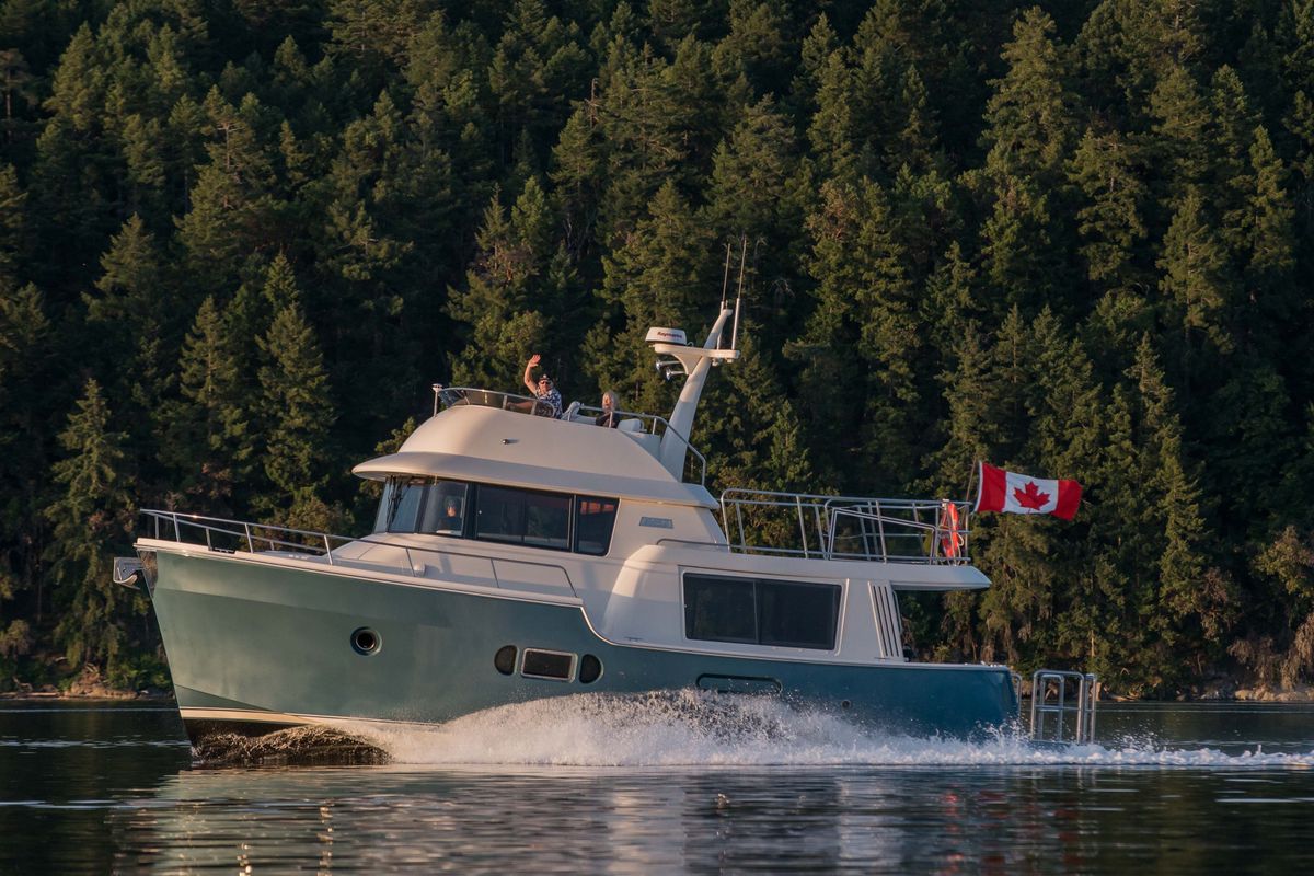 2018 Fathom Yachts 43 Fly Bridge