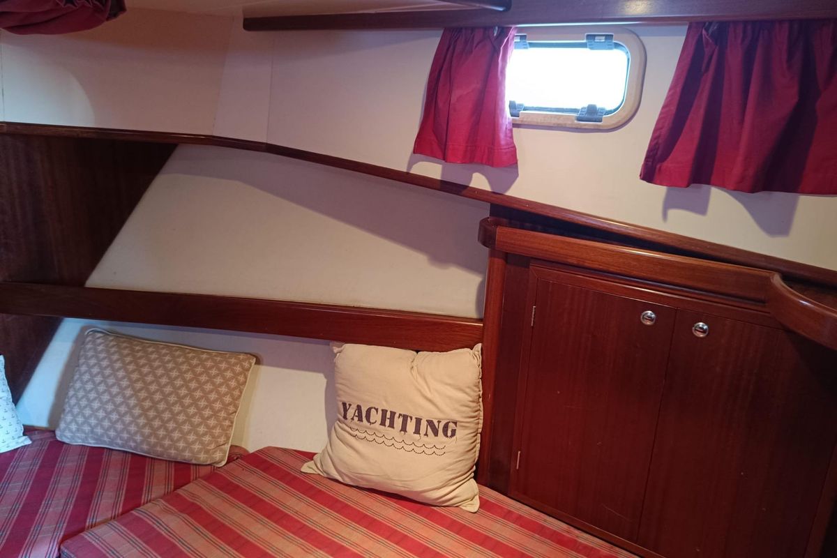 2000 Menorquin Yacht 110 Fly for sale in Santanyí, Islas Baleares, Spain 37 ft