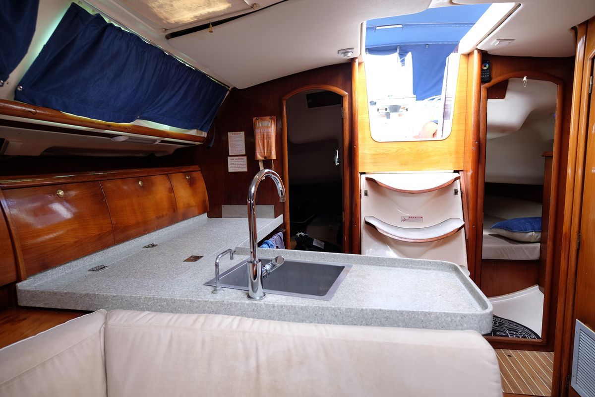 2002 Jeanneau Sun Odyssey 40