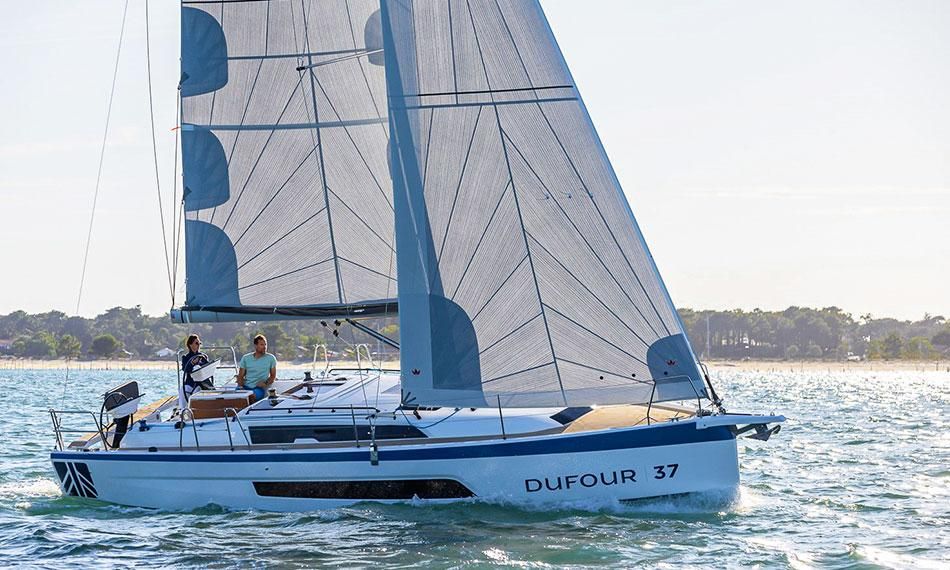 2025 Dufour 37