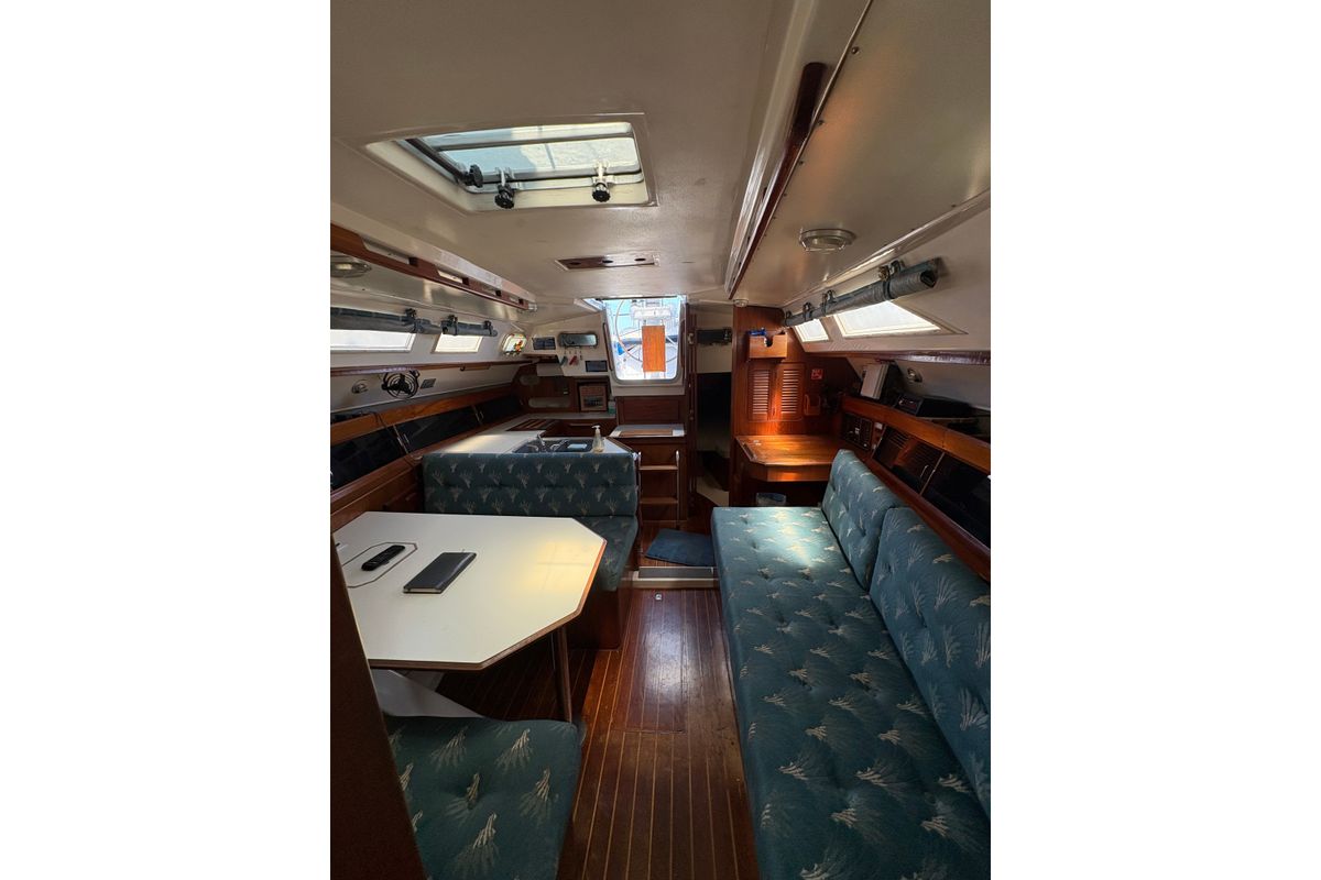 1984 Hunter 34