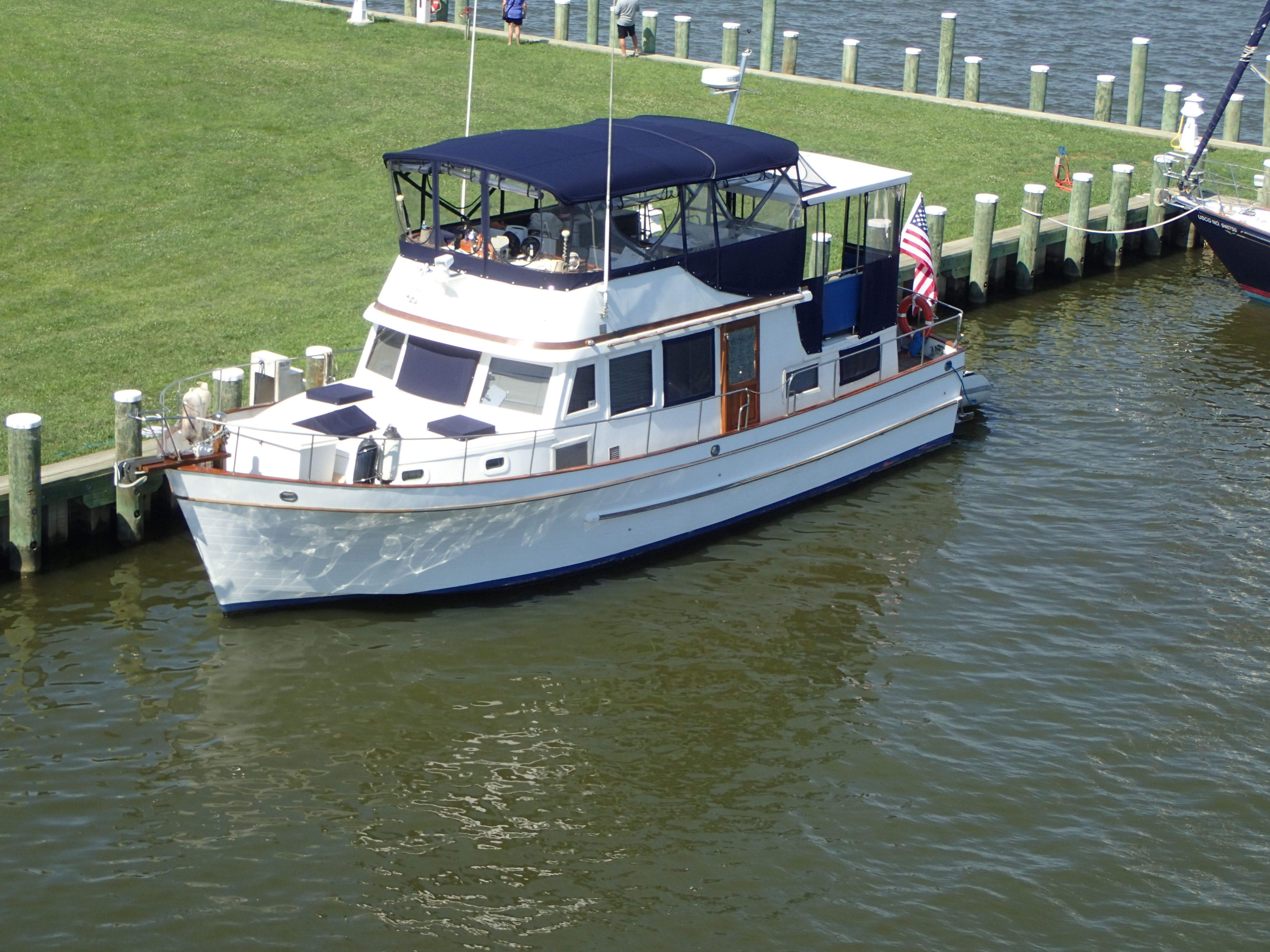 1981 Marine Trader Double Cabin