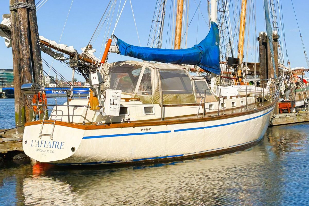 1980 Discovery 42