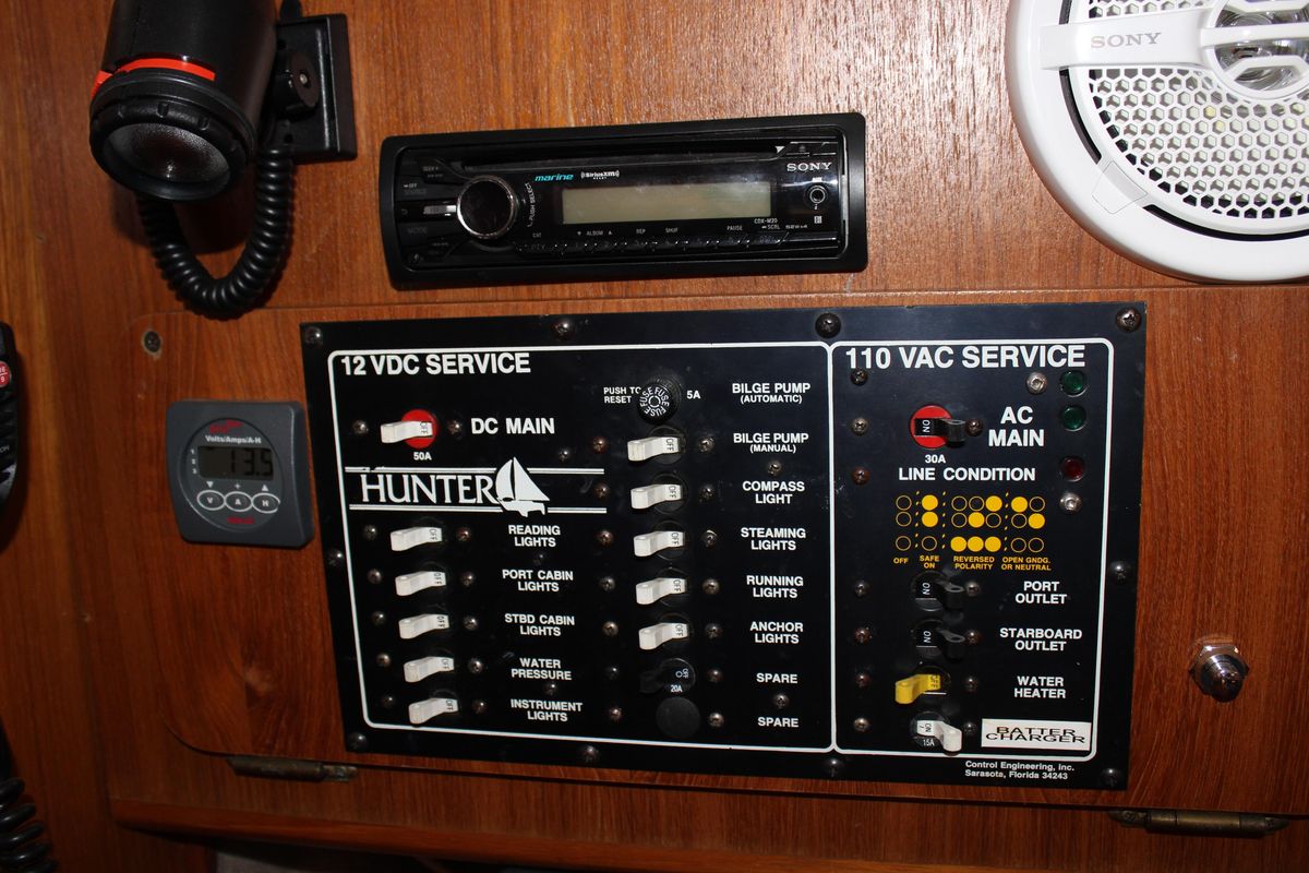 1988 Hunter 33.5