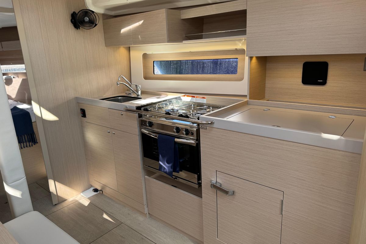 2024 Beneteau Oceanis 37.1