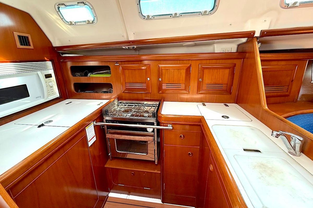2003 Beneteau 393