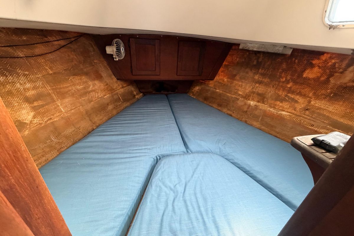 1980 Hunter 37 Cherubini Cutter