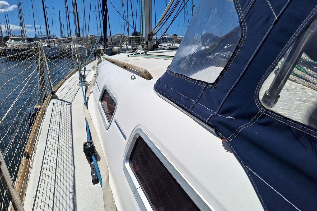 2006 Dufour 325 Grand Large