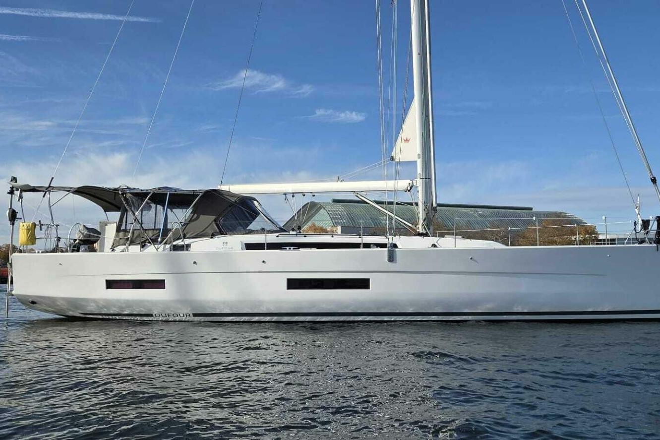 2022 Dufour 530