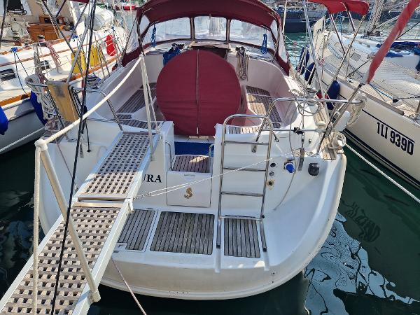 1999 Beneteau Oceanis Clipper 411 Boats