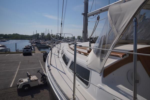 1983 Catalina 30