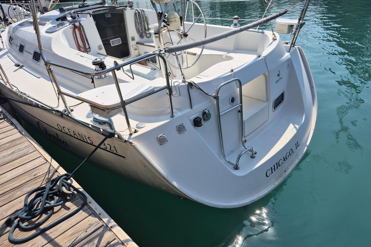 1997 Beneteau Oceanis 321 Boats