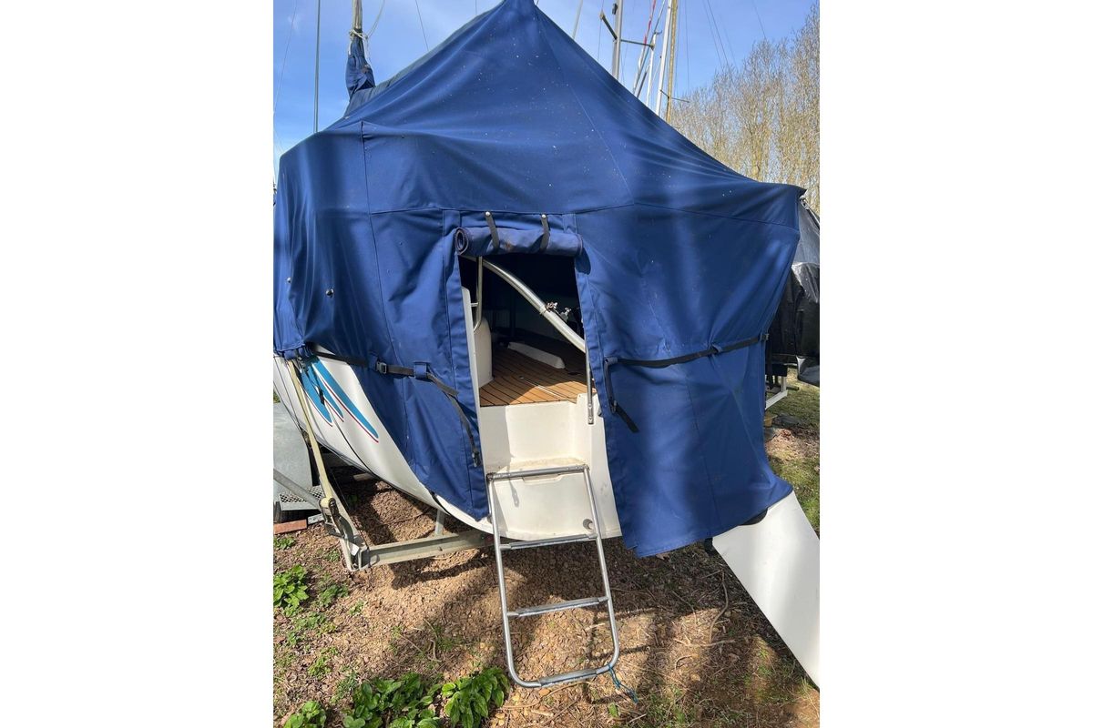 1996 Hunter 26