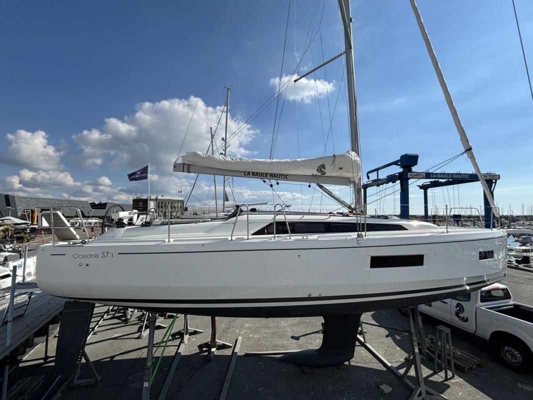 2024 Beneteau Oceanis 37.1 for sale in Pornichet, Loire-Atlantique, France