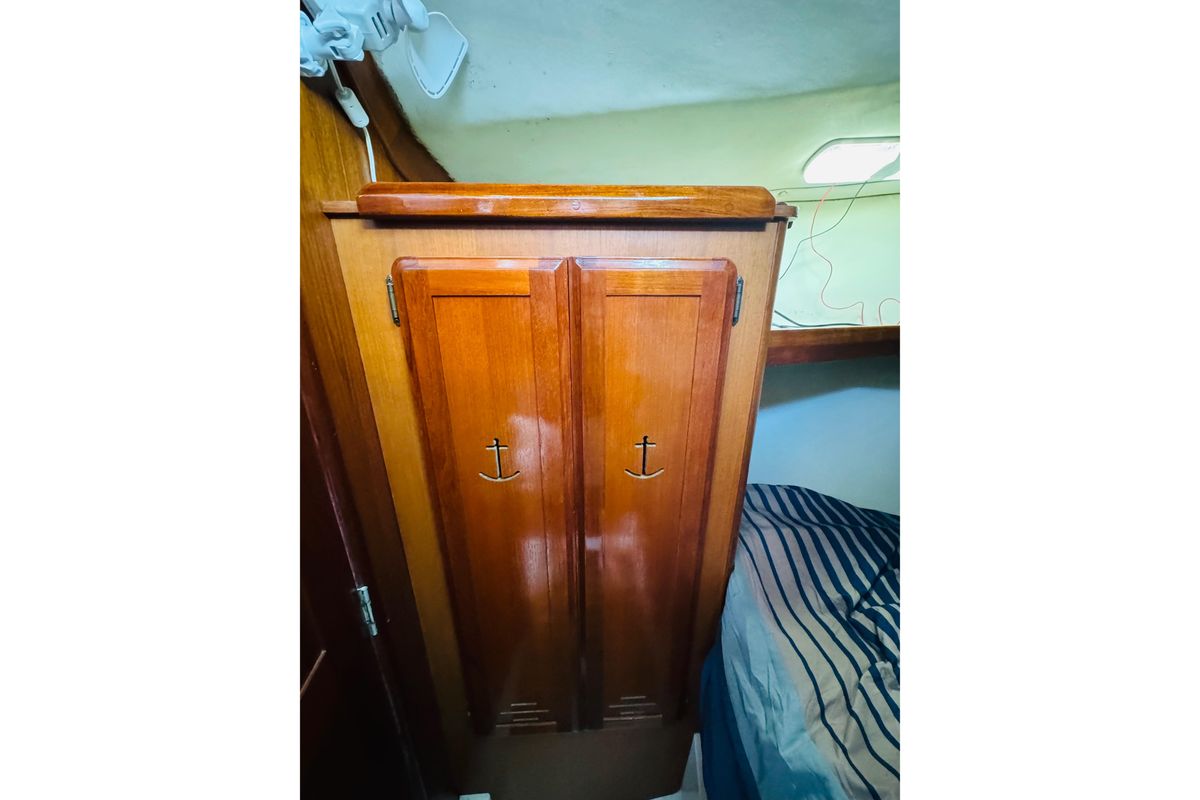 1990 Hunter Legend 37