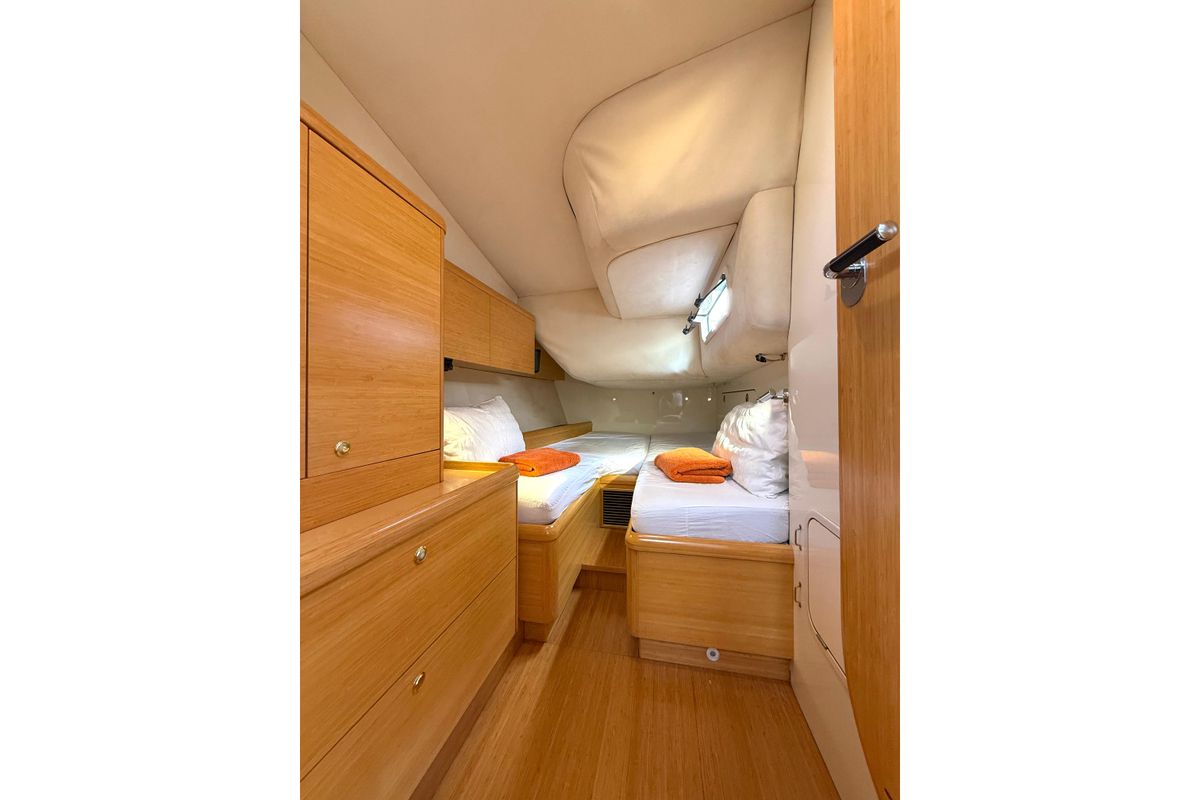 2009 Shipman 63