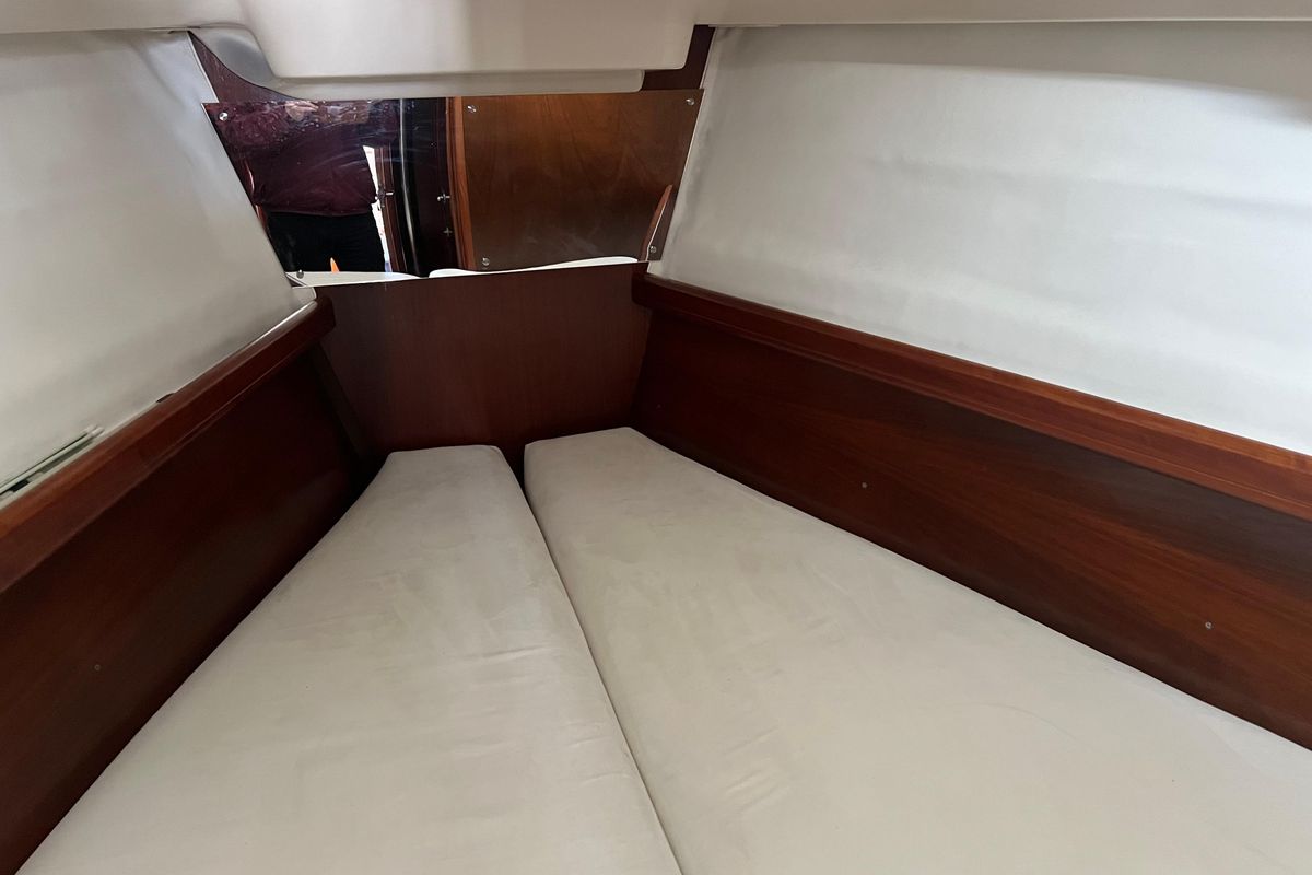 1998 Beneteau Oceanis Clipper 381 for sale in Ipswich, Suffolk, United Kingdom 39 ft