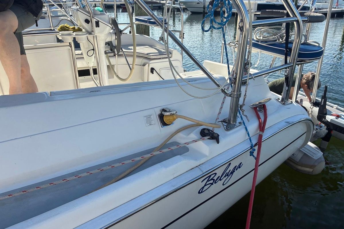 2004 Hunter 36