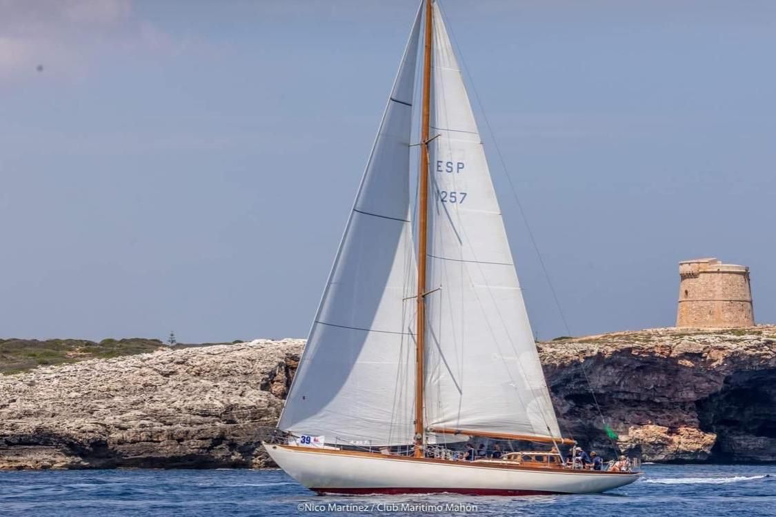 1954 Classic 12 Metre for sale in Barcelona, Spain 59 ft