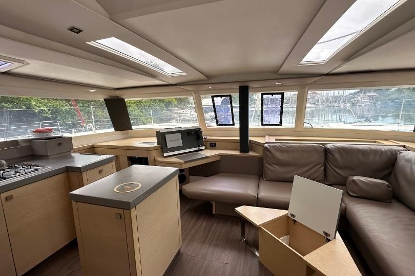 2018 Fountaine Pajot Saona 47