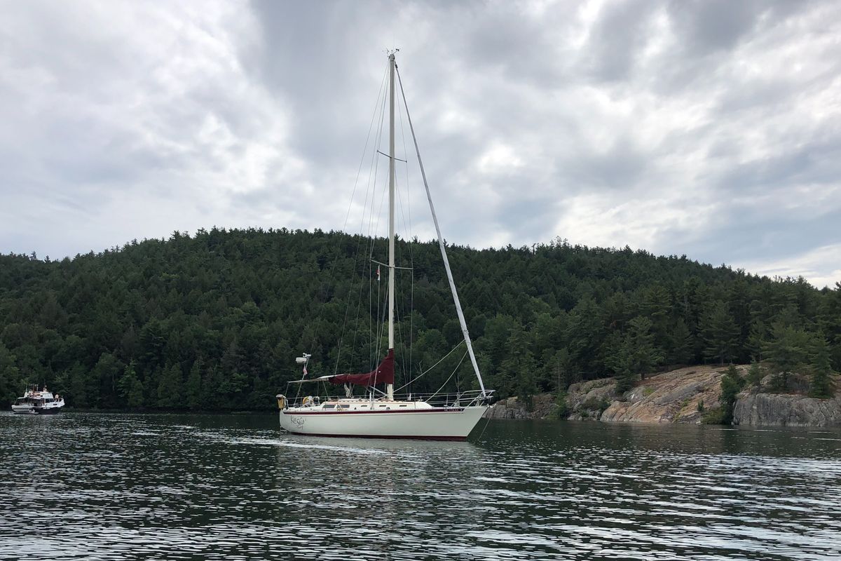 1981 Islander Peterson 40
