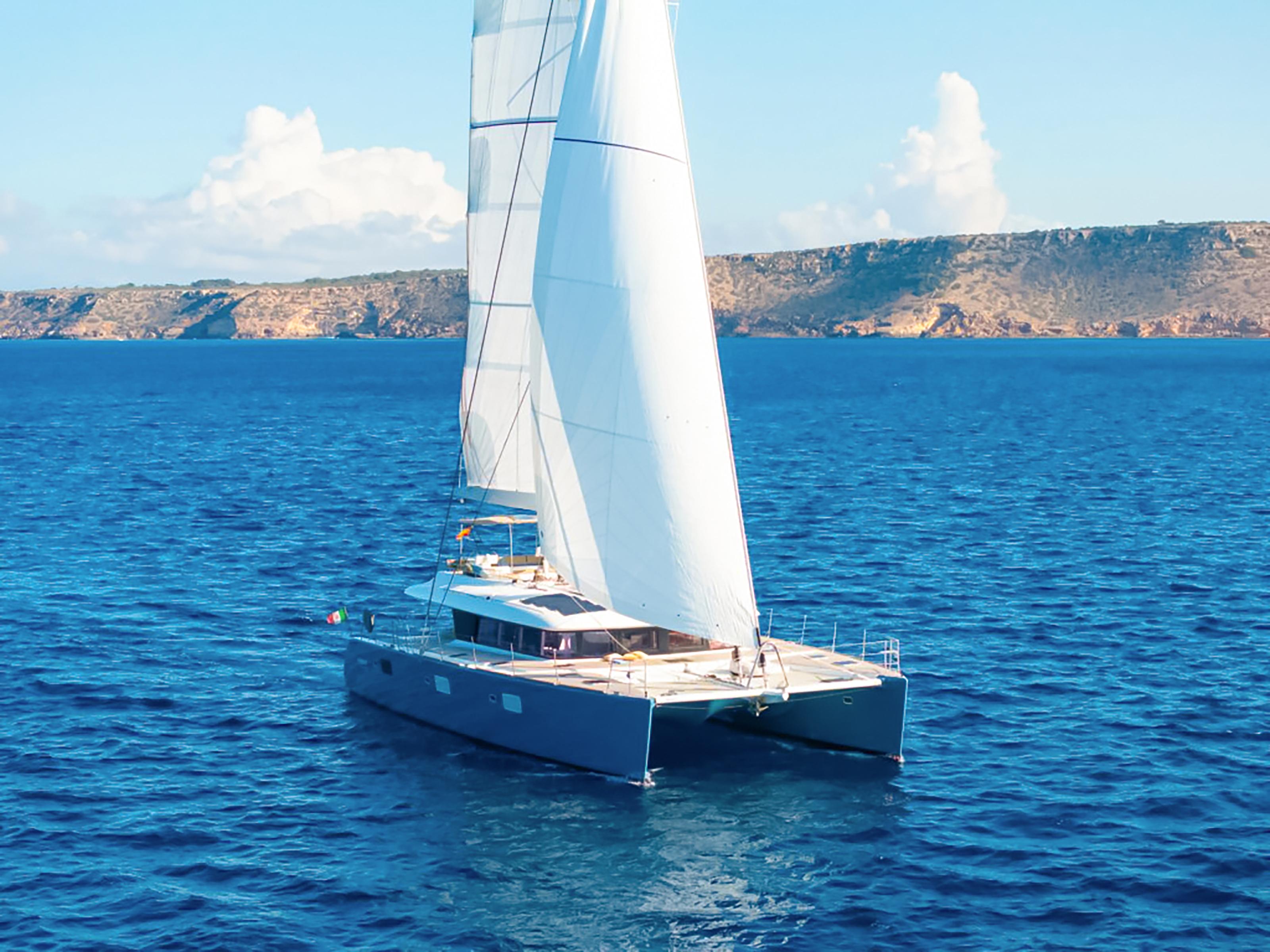 2012 Lagoon 620