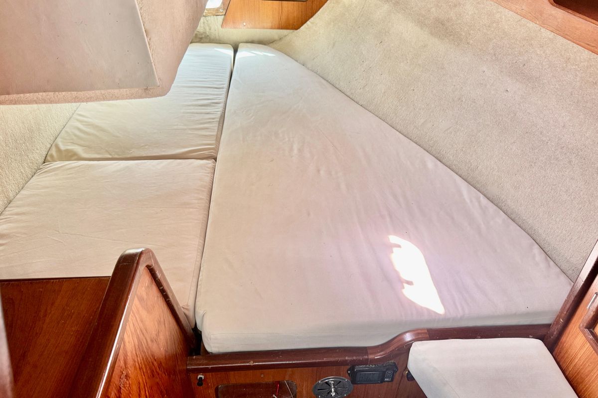 1988 Jeanneau Sun Light 30