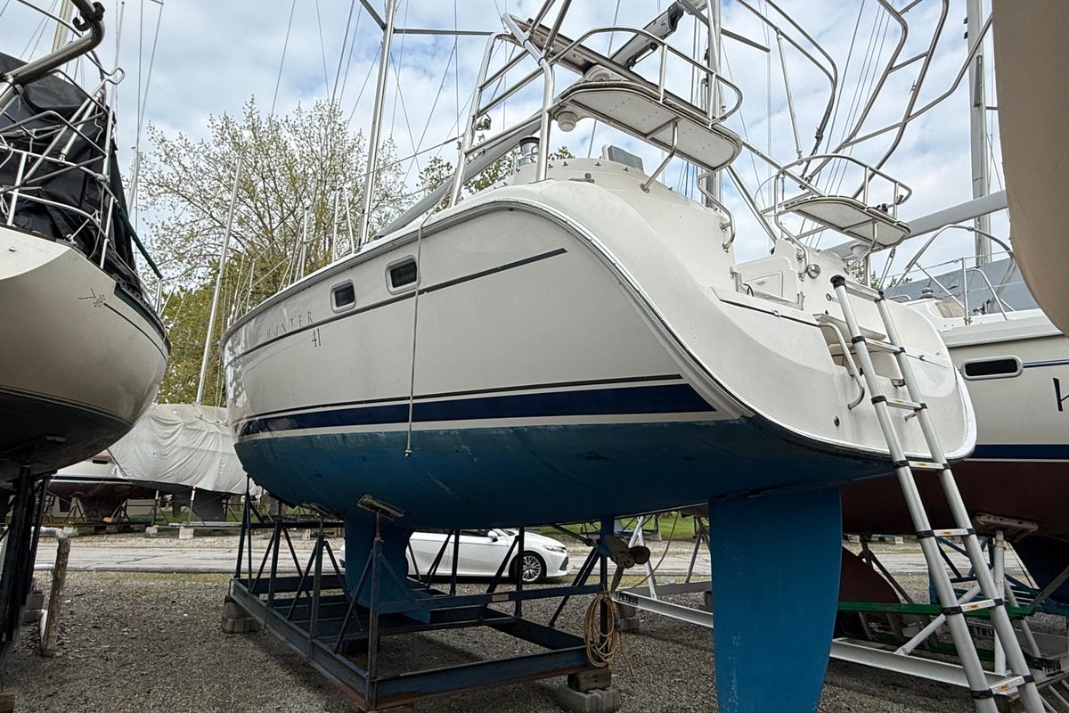 2005 Hunter 41