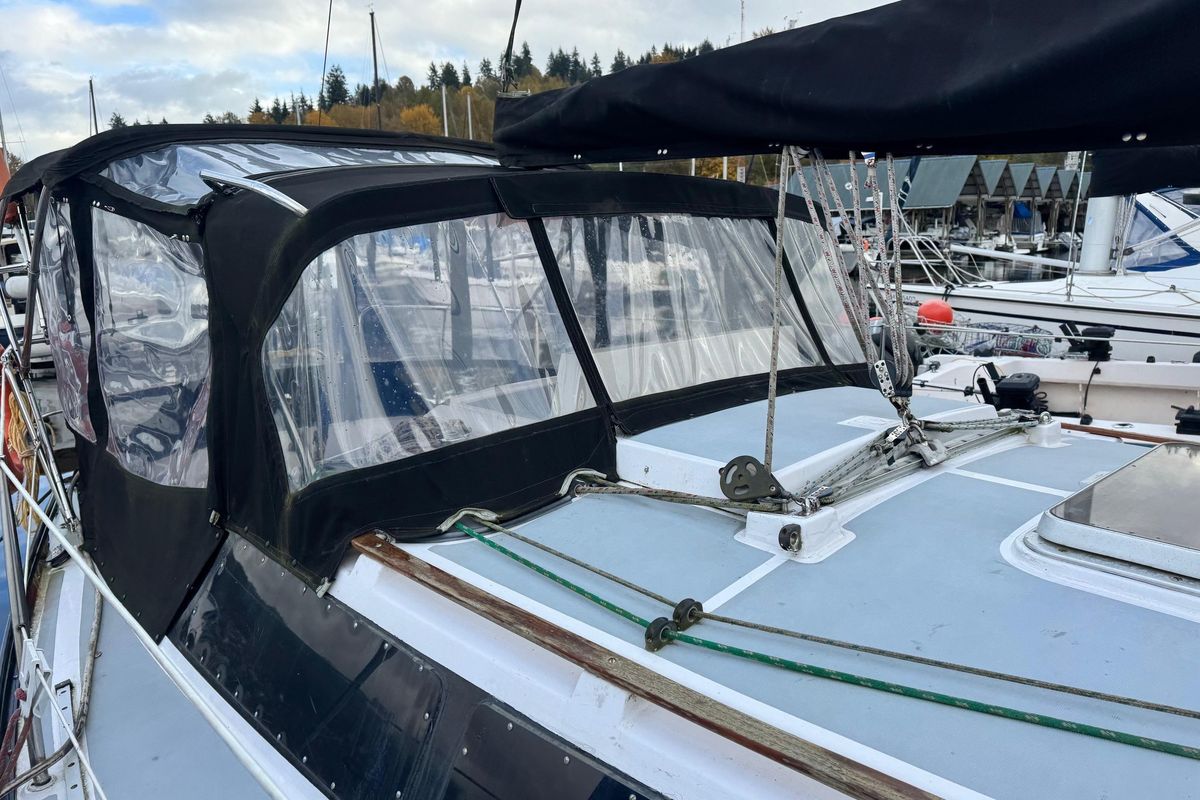 1979 Dufour 31