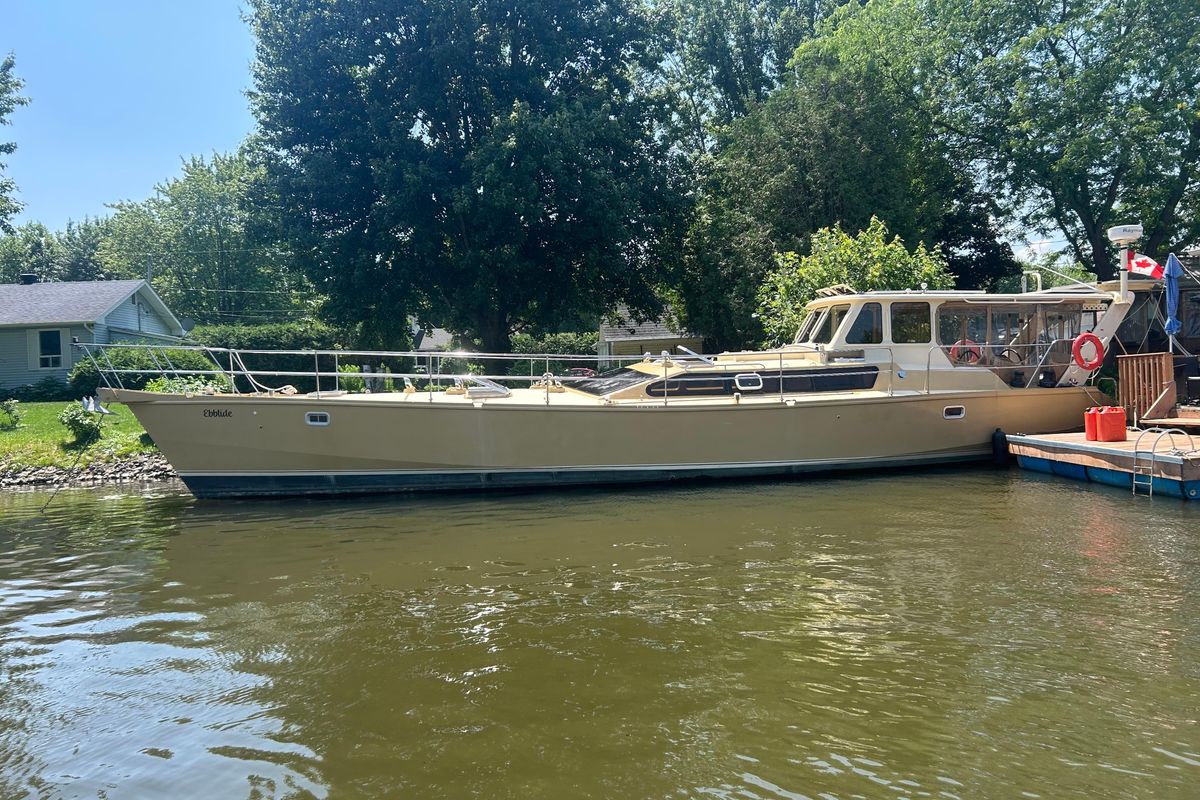 1999 Custom Angelina 59' Caroff Duflot