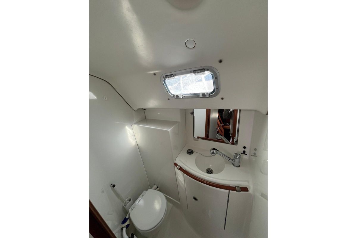 2002 Beneteau Oceanis Clipper 411