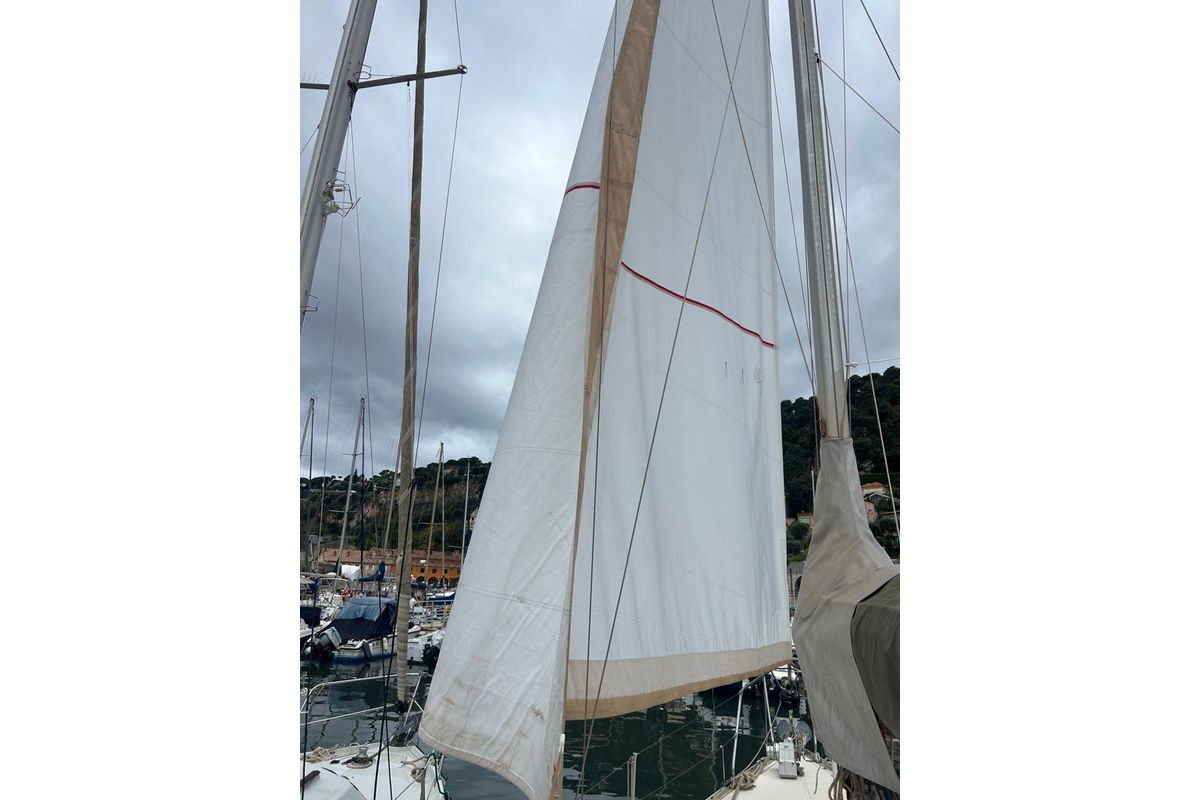 1984 Moody 31
