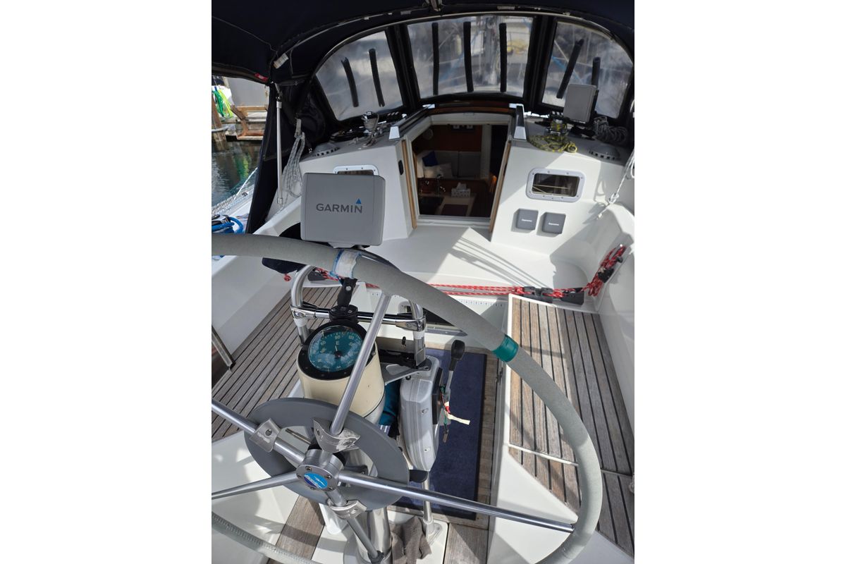 1985 Beneteau First 375