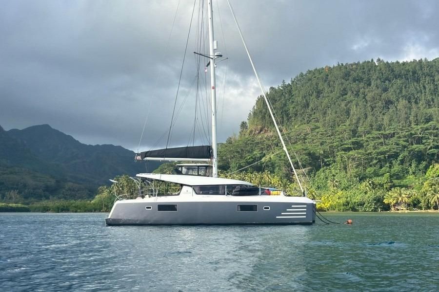 2022 Lagoon 42