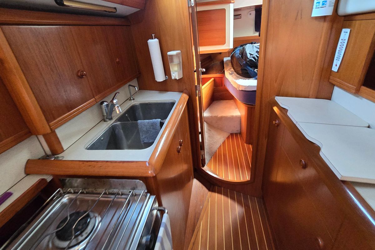 1998 Jeanneau Sun Odyssey 42 CC