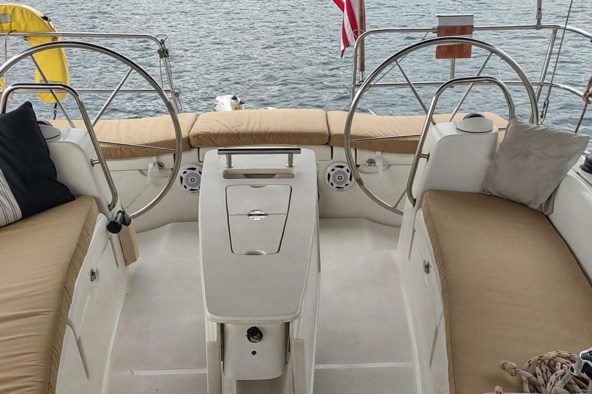 2011 Beneteau Oceanis 43