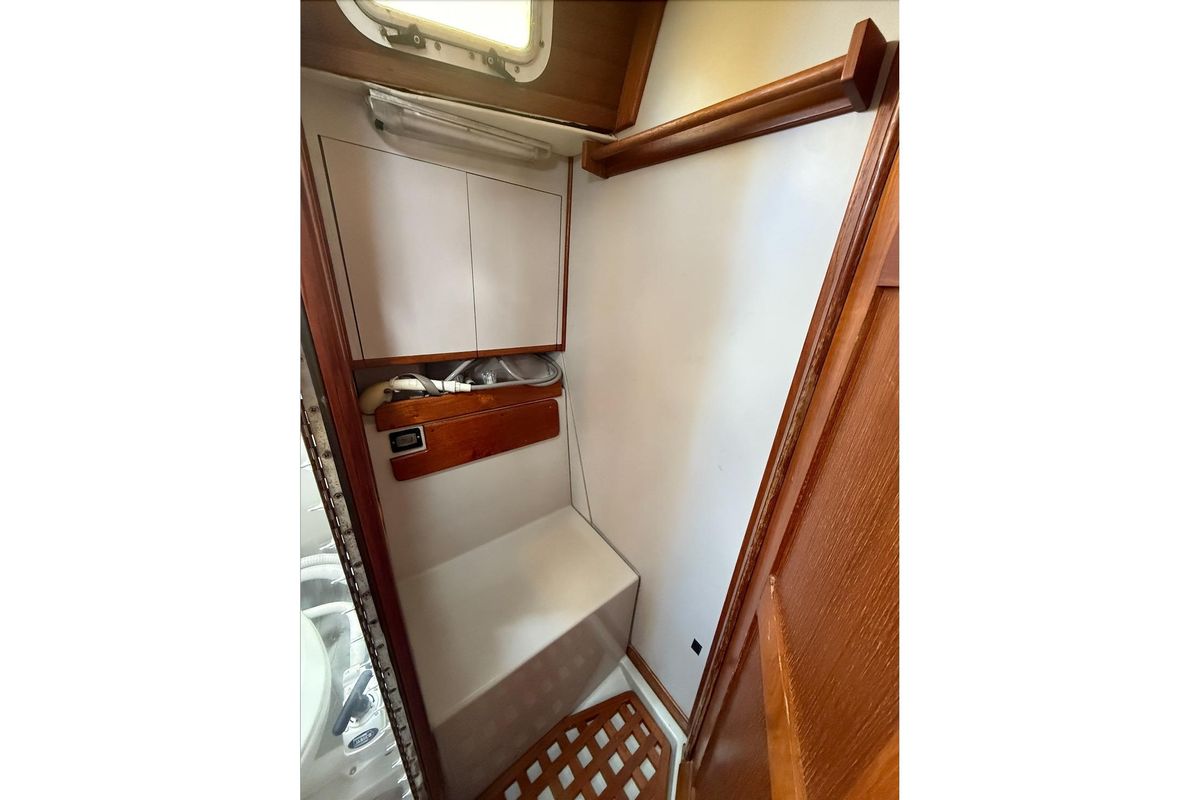 1991 Endeavour 42