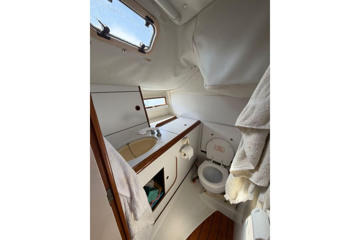 1989 Beneteau Oceanis 320