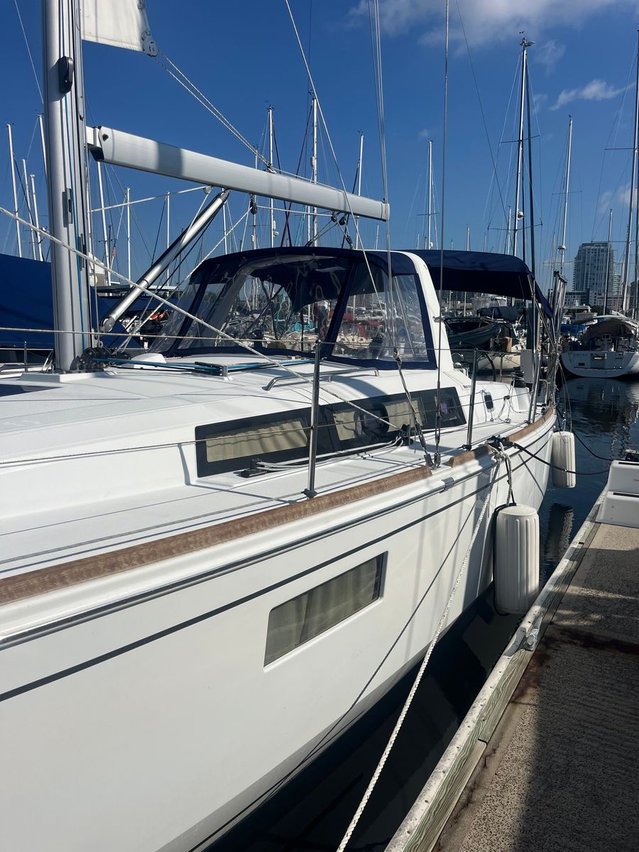 2019 Beneteau Oceanis 38.1