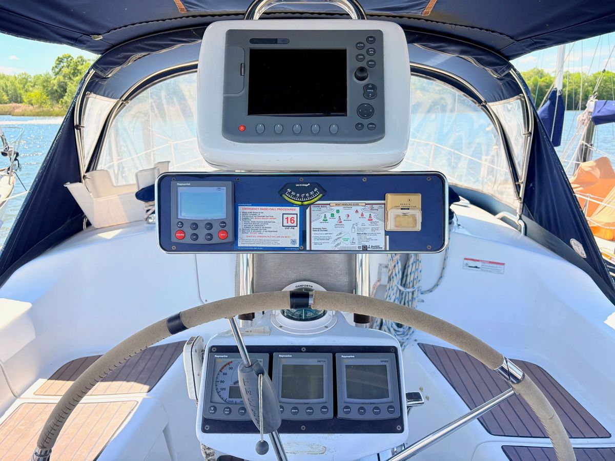2006 Hunter 38