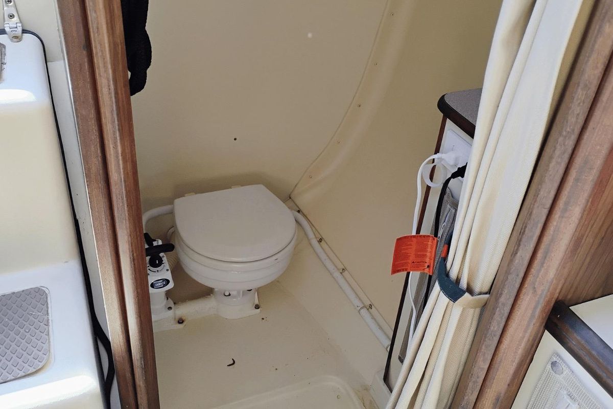 2006 Hunter 27