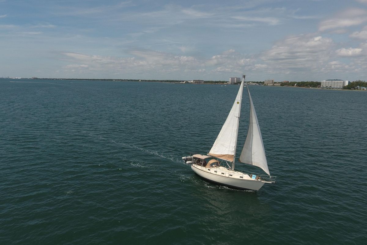 1994 Island Packet 35
