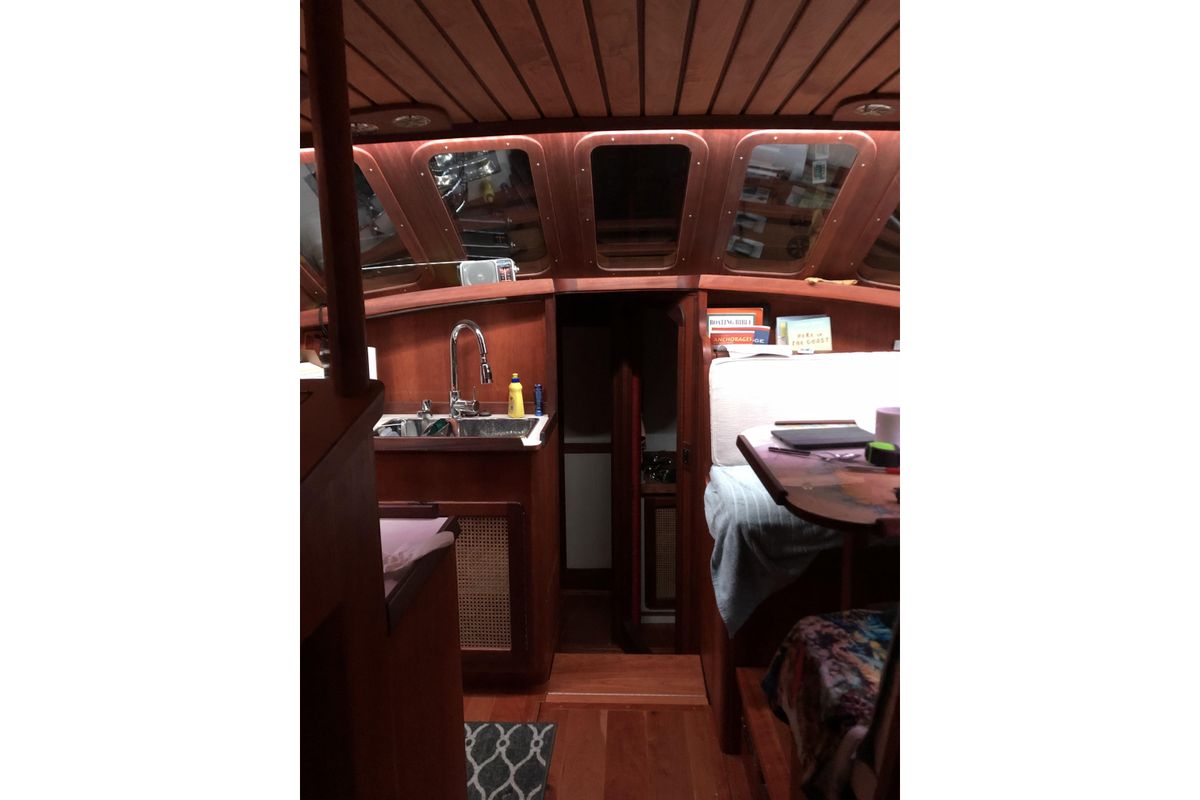 2020 Bruce Roberts 46 Pilothouse
